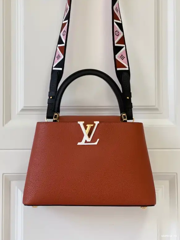 WIS CAPUCINES LOUIS VUITTON MM 0701